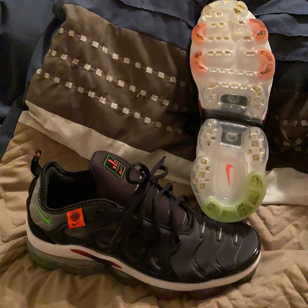 Men’s Vapormax plus size 10 worn once
